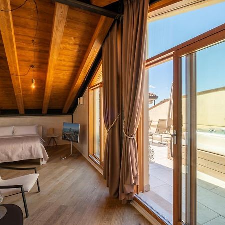 Crocus Apartments Sirmione Zewnętrze zdjęcie